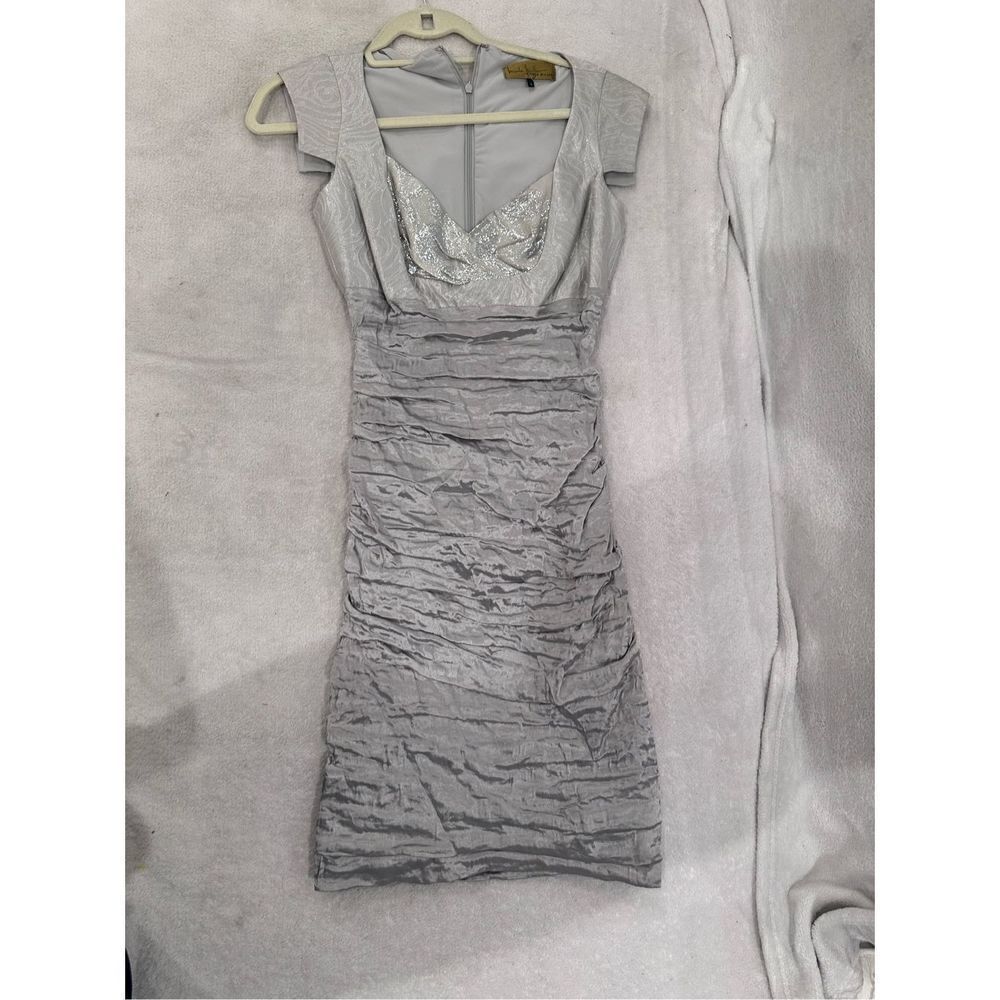 Nicole Miller size 8 silver dress women’s